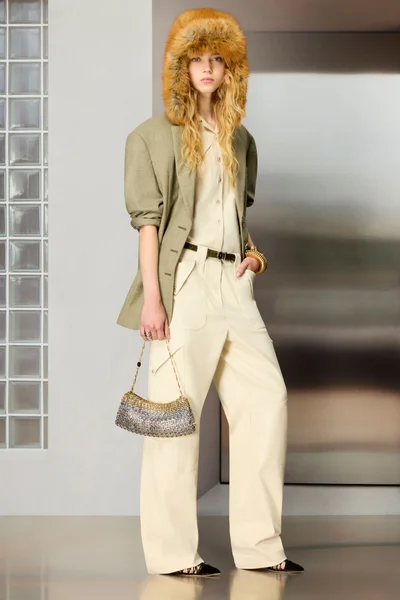 Look 13